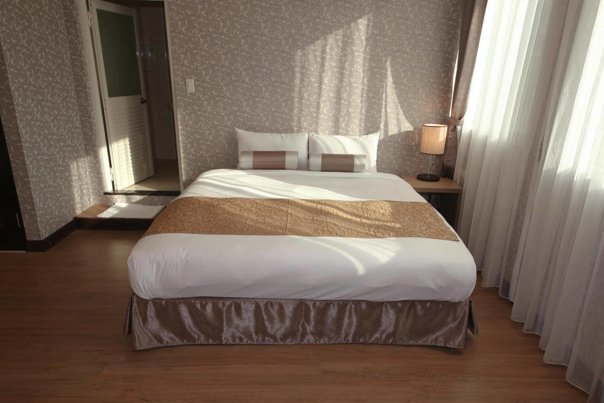 Finders Hotel Hualien Wen Hua Kültér fotó